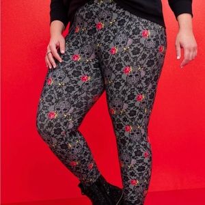 Torrid Betsey Johnson Legging - Rose Florish Skull Size 2X